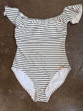 Vince Camuto White and Black Striped Off-Shoulder One-Piece Swimsuit
